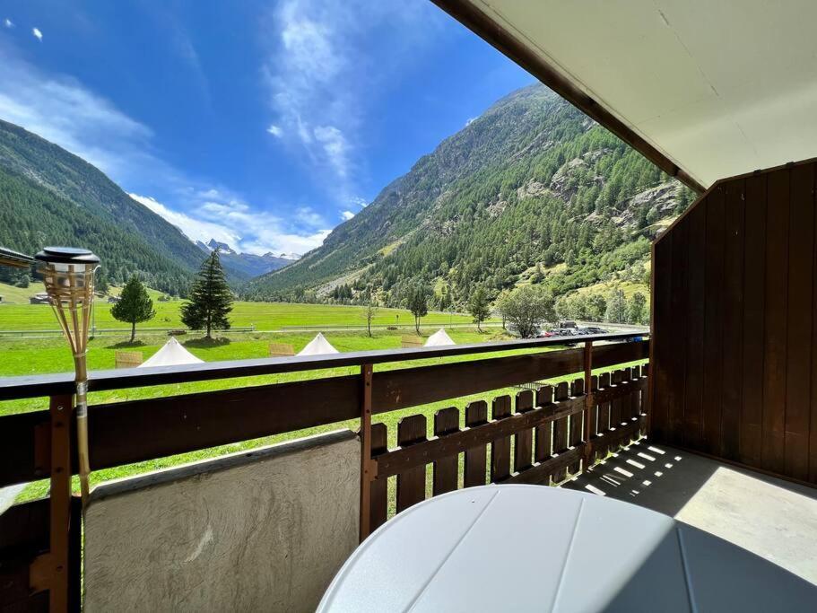 Panorama Apartment For 2 Near Zermatt With Parking! Täsch Exterior foto