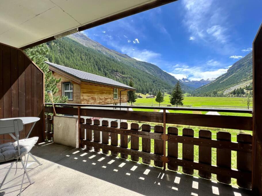 Panorama Apartment For 2 Near Zermatt With Parking! Täsch Exterior foto